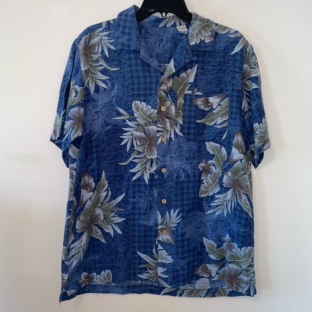 Batik Bay Silk Hawaiian Style Blue Floral Short Sleeve Shirt Size Medium